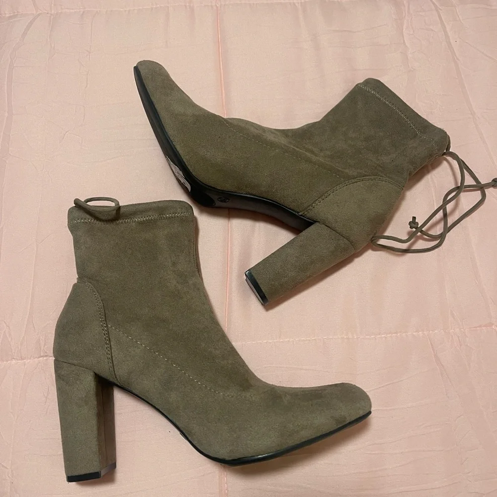 Women's Suede Ankle Boots - Picture 1 of 3